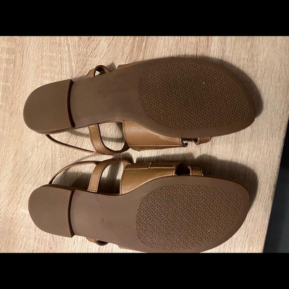 Tory Burch Camel colored sandals and leather size 7 1/2 - Picture 3 of 4